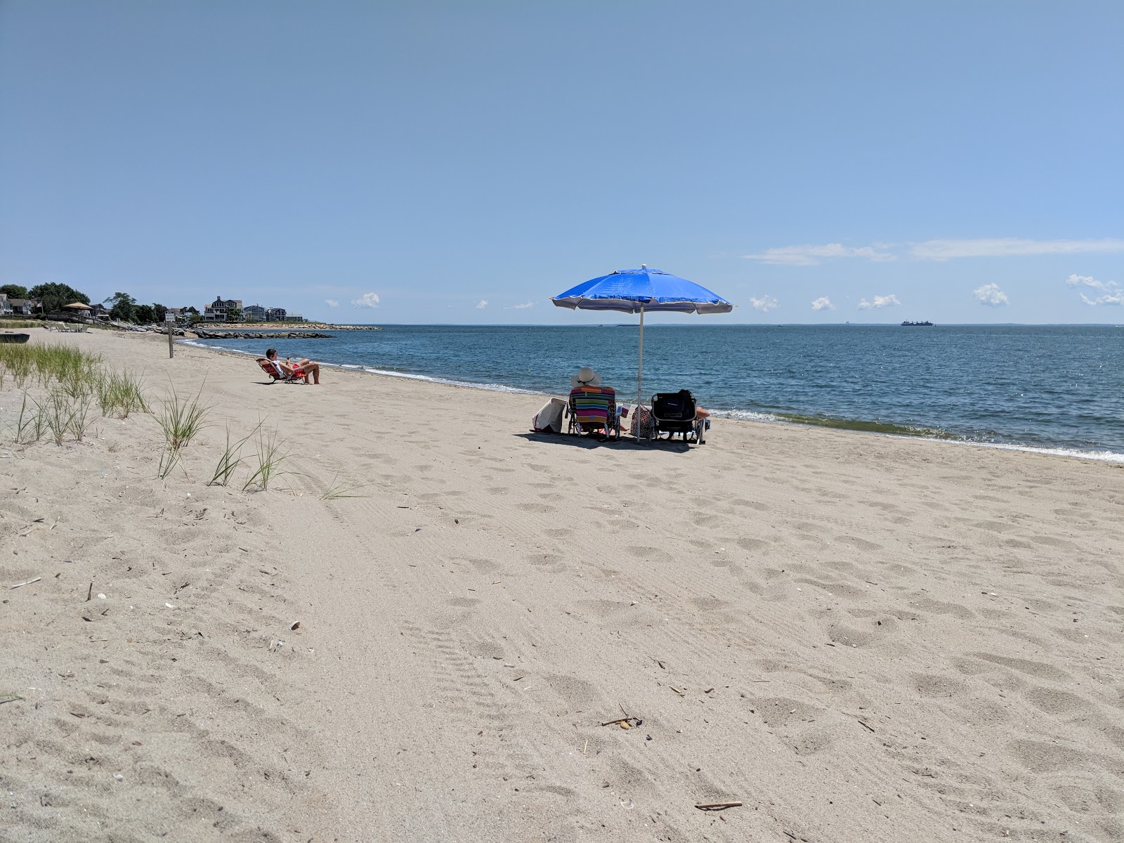 Fotografija South Pine Creek Beach z svetel fin pesek površino