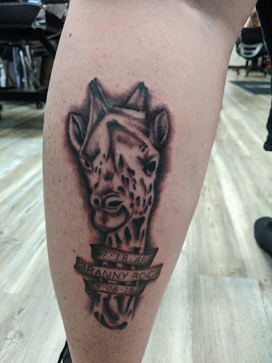 Tattoo Shop «River Rat Tattoos», reviews and photos, 965 N Walnut Ave, New Braunfels, TX 78130, USA