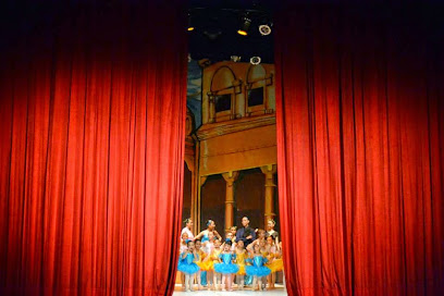 Golden Dance & Cheer Academy Santa Bárbara