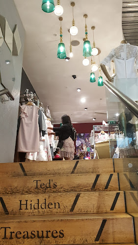 Ted Baker - Clothing store