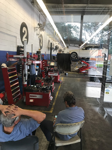 Auto Parts Store «Pep Boys Auto Parts & Service», reviews and photos, 211 NW 82nd Ave, Miami, FL 33126, USA