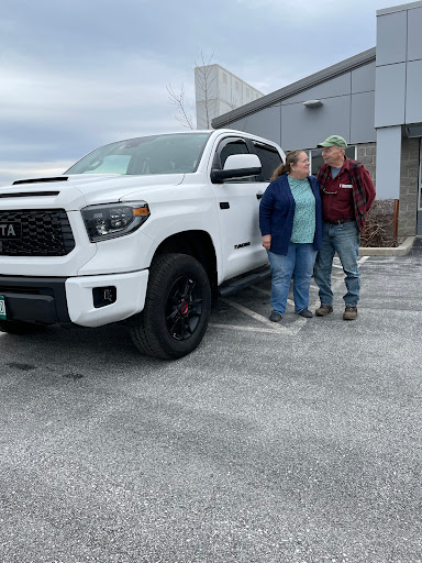 Toyota Dealer «Handy Toyota», reviews and photos