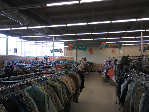 Thrift Store «Thrift Town», reviews and photos, 410 El Camino Ave, Sacramento, CA 95815, USA