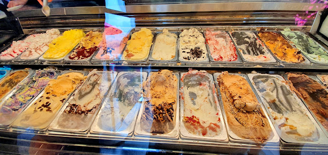 Knickerbockers Ice Cream Parlour - Ice cream