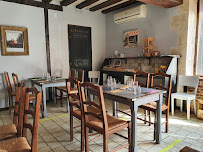 Atmosphère du Restaurant TABLE 12 à Cours-les-Barres - n°6