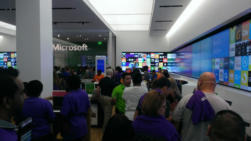 Computer Store «Microsoft Store - Mall at Millenia», reviews and photos, 4200 Conroy Rd #220, Orlando, FL 32839, USA