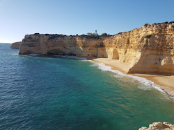 Foto de Praia da Malhada do Baraco com baía espaçosa