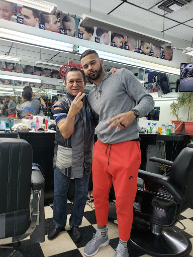 Barber Shop «Bueno Barbershop», reviews and photos, 463 NE 167th St, North Miami Beach, FL 33162, USA