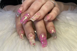 Queen Nails image