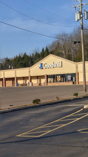 Thrift Store «Loveland Goodwill Store», reviews and photos, 330 Loveland Madeira Rd, Loveland, OH 45140, USA