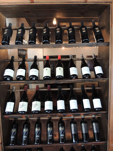 Wine Bar «District Wine», reviews and photos, 144 Linden Ave, Long Beach, CA 90802, USA