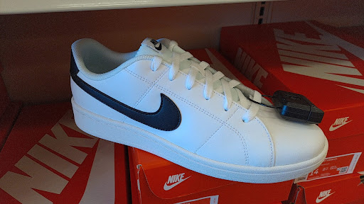 Shoe Store «Famous Footwear», reviews and photos, 2101 Elmwood Ave, Buffalo, NY 14207, USA