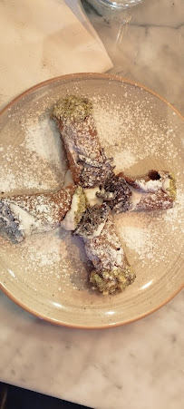 Cannolo du Restaurant italien Pizzeria Iovine's à Paris - n°6