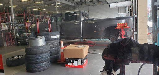 Tire Shop «Discount Tire Store - Ocala, FL», reviews and photos, 2701 SW College Rd #800, Ocala, FL 34474, USA