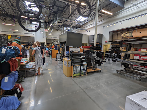 Camping Store «REI», reviews and photos, 6281 W 135th St, Overland Park, KS 66223, USA