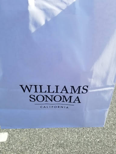 Kitchen Supply Store «Williams-Sonoma», reviews and photos, 3320 W Friendly Ave #108, Greensboro, NC 27410, USA