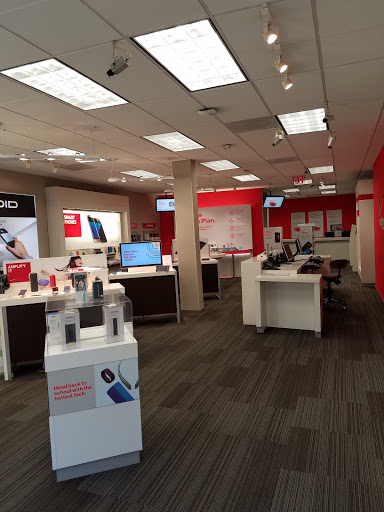 Cell Phone Store «Verizon», reviews and photos, 2141 86th St, Brooklyn, NY 11214, USA