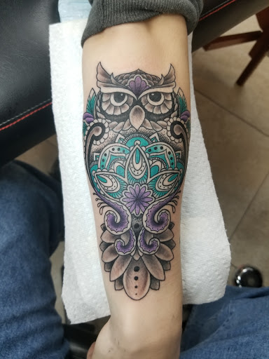 Tattoo Shop «Hold Fast Tattoo and Body Piercing», reviews and photos, 5153 S Ridgewood Ave, Port Orange, FL 32127, USA