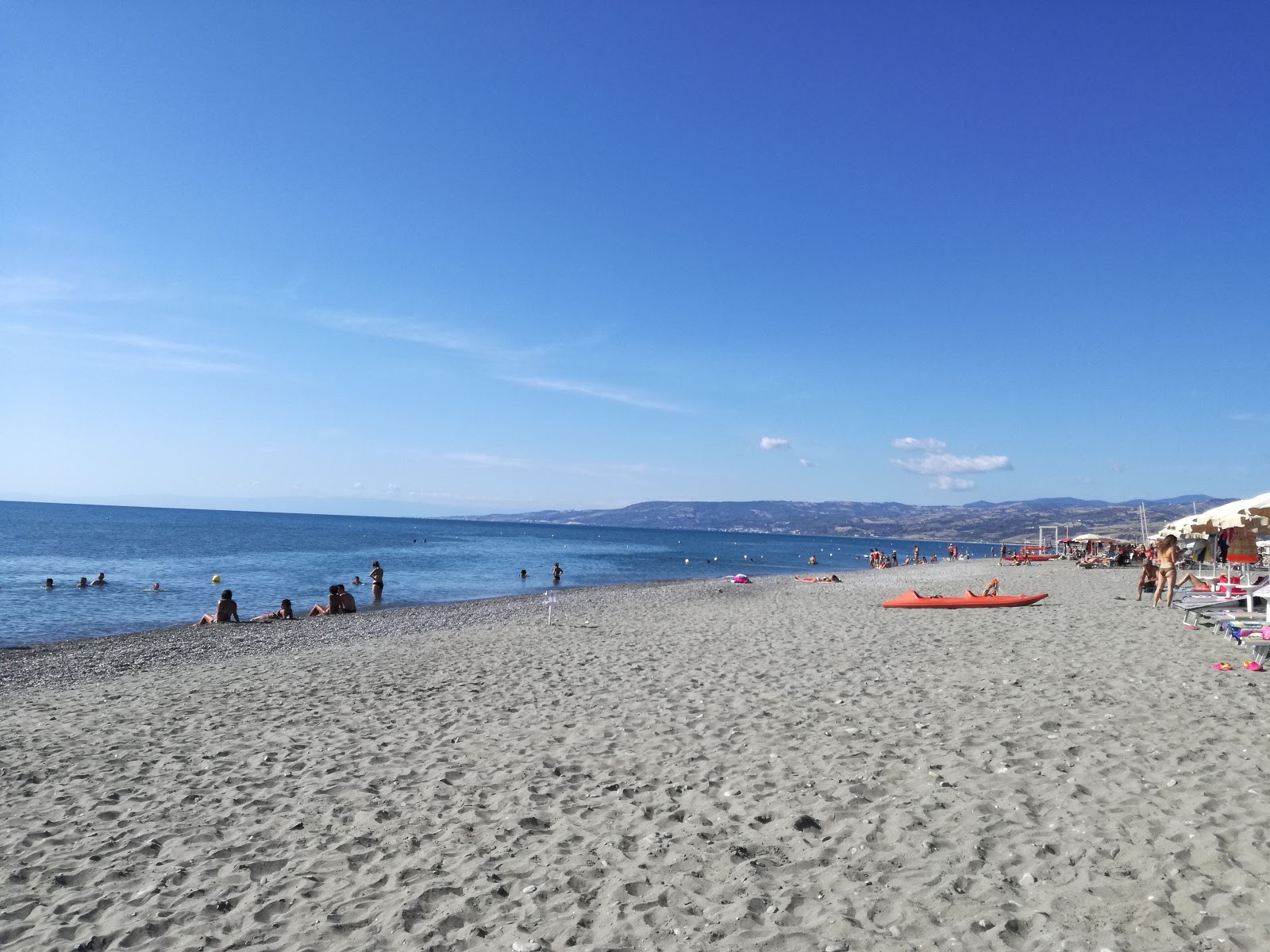 Foto van Nova Siri Scalo beach met recht en lang