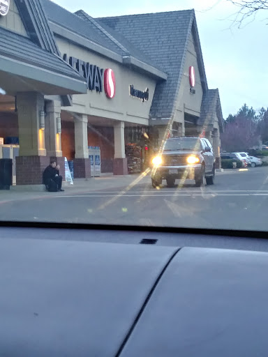 Grocery Store «Safeway», reviews and photos, 1524 W Main St, Molalla, OR 97038, USA