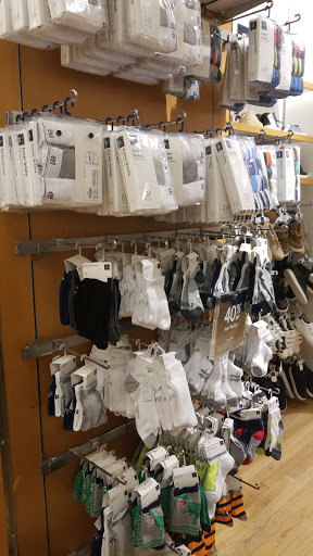 Clothing Store «Gap», reviews and photos, 7430 164th Ave NE, Redmond, WA 98052, USA