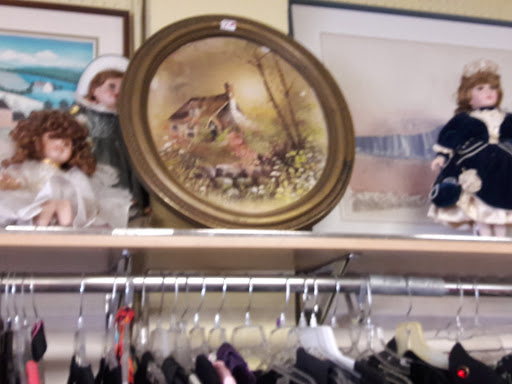 Thrift Store «Community Thrift Store», reviews and photos, 3237 E Florence Ave, Huntington Park, CA 90255, USA