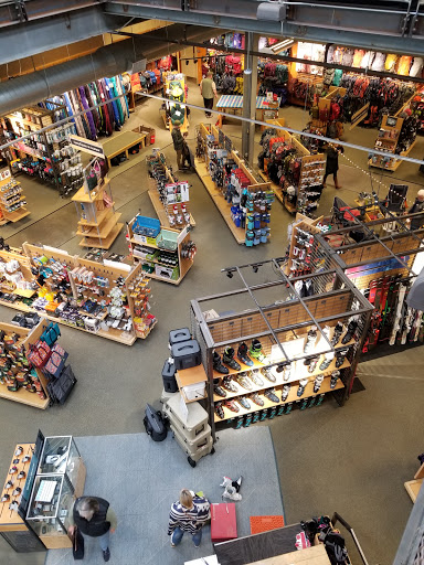 Camping Store «REI», reviews and photos, 22 Chapel View Blvd, Cranston, RI 02920, USA