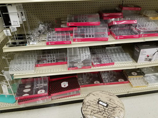 Home Goods Store «At Home», reviews and photos, 301 Noble Creek Dr, Noblesville, IN 46060, USA