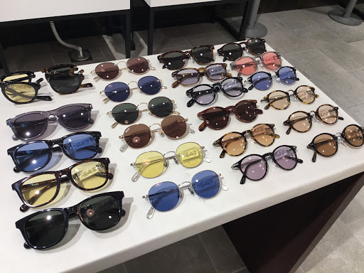 Sites buy glasses Tokyo