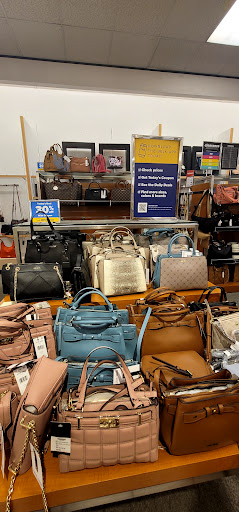 Shopping Mall «VIA|Port Florida Mall», reviews and photos, 10401 US-441, Leesburg, FL 34788, USA