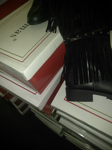 Shoe Store «9.99 Shoe Outlet», reviews and photos, 12345 Hawthorne Blvd, Hawthorne, CA 90250, USA