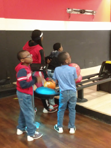 Bowling Alley «AMF Woodlawn Lanes», reviews and photos, 6410 Security Blvd, Baltimore, MD 21207, USA