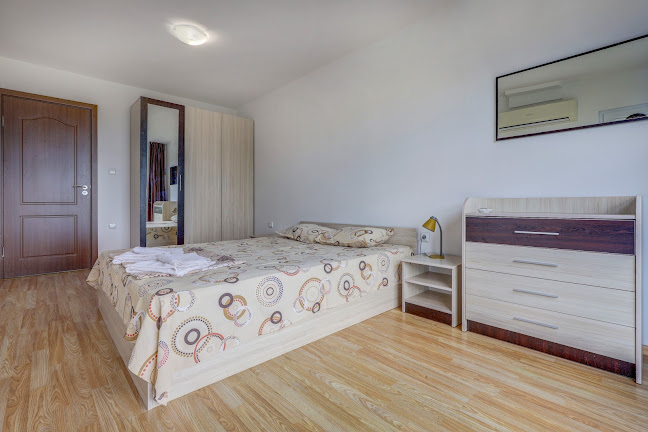 Почивен комплекс „Свети Георги“ - Каварна