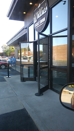 American Restaurant «Willies Locally Known», reviews and photos, 286 Southland Dr, Lexington, KY 40503, USA