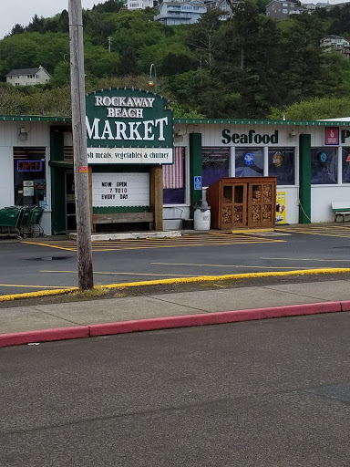 Grocery Store «Rockaway Beach Market», reviews and photos, 208 S Anchor St, Rockaway Beach, OR 97136, USA