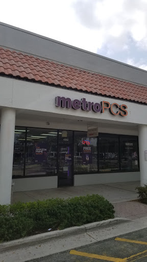 Cell Phone Store «MetroPCS Authorized Dealer», reviews and photos, 4262 Northlake Blvd, Palm Beach Gardens, FL 33410, USA