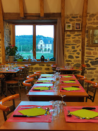 Atmosphère du Restaurant Pastissier Colette à Cassuéjouls - n°8