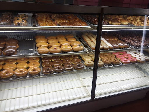 Donut Shop «Alvernon Donut Shop», reviews and photos, 1450 S Alvernon Way, Tucson, AZ 85711, USA