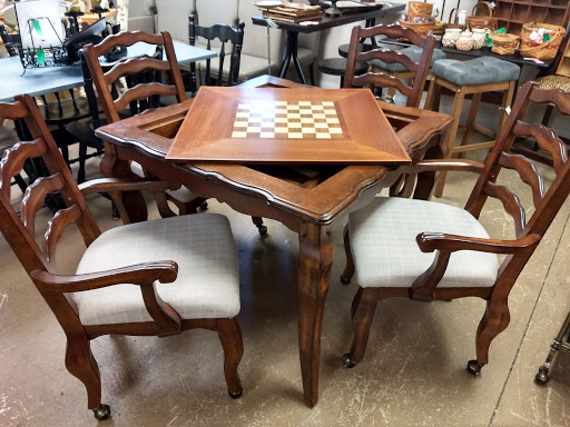 Consignment Shop «New Leaf Home Furnishings», reviews and photos, 2449 Pierce Dr #3, Spring Grove, IL 60081, USA