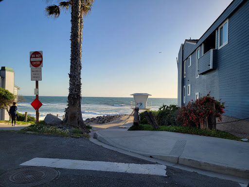 Modern Luxury Beachfront Vacation Rental