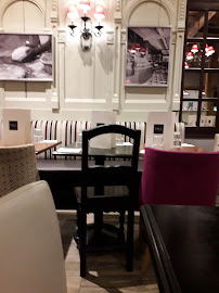 Atmosphère du Restaurant PAUL LE SPOT à Évry - n°10