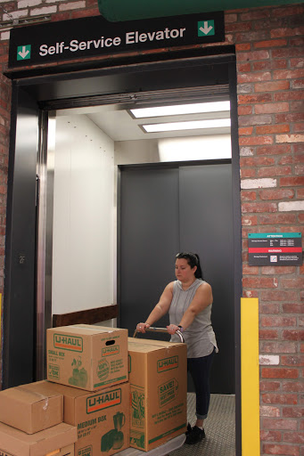 Truck Rental Agency «U-Haul Moving & Storage of Bridgeport», reviews and photos, 526 Pine St, Bridgeport, CT 06605, USA