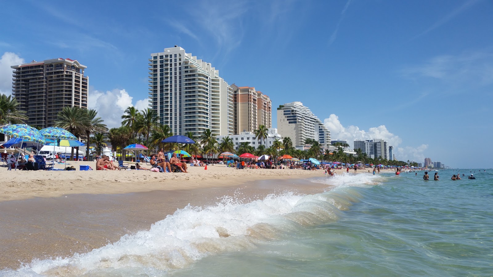 Photo of Las Olas beach with very clean level of cleanliness