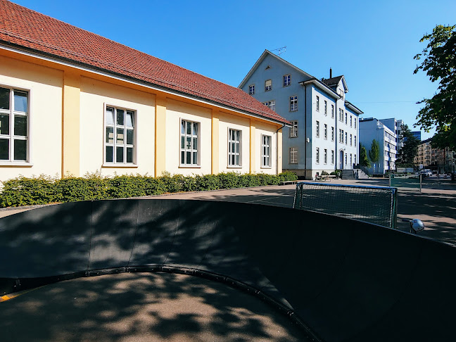 Rezensionen über Schulhaus Aegerten in Zürich - Schule