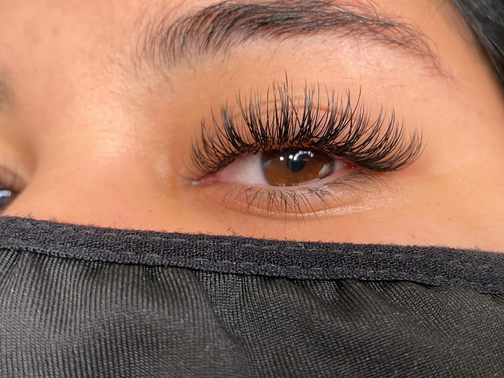 Alice Lashes & Beauty 33014