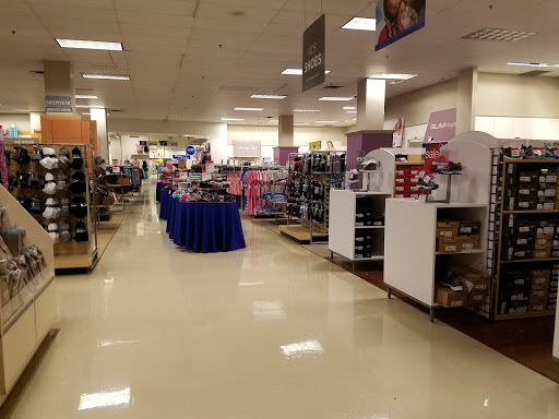 Shopping Mall «Indian Mound Mall», reviews and photos, 771 S 30th St, Heath, OH 43056, USA