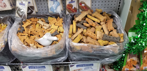 Pet Supply Store «Petland Discounts - Austin Street», reviews and photos, 70-44 Austin St, Queens, NY 11375, USA