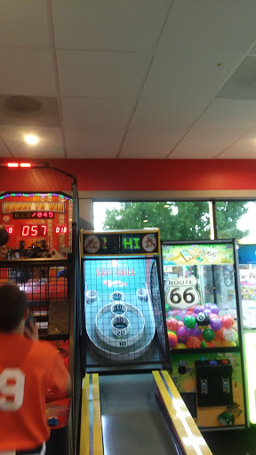 Pizza Restaurant «Round Table Pizza Clubhouse», reviews and photos, 2960 Treat Blvd, Concord, CA 94518, USA