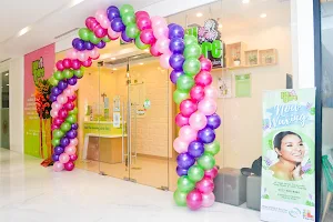 Lay Bare Waxing Salon - BGC High Street South image