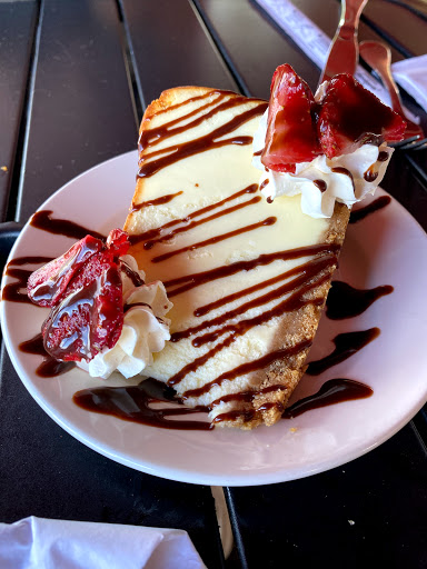 American Restaurant «The Waters Edge Lighthouse», reviews and photos, 2 Freemans Bridge Rd, Glenville, NY 12302, USA